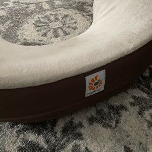 Ergobaby nursing pillow like new